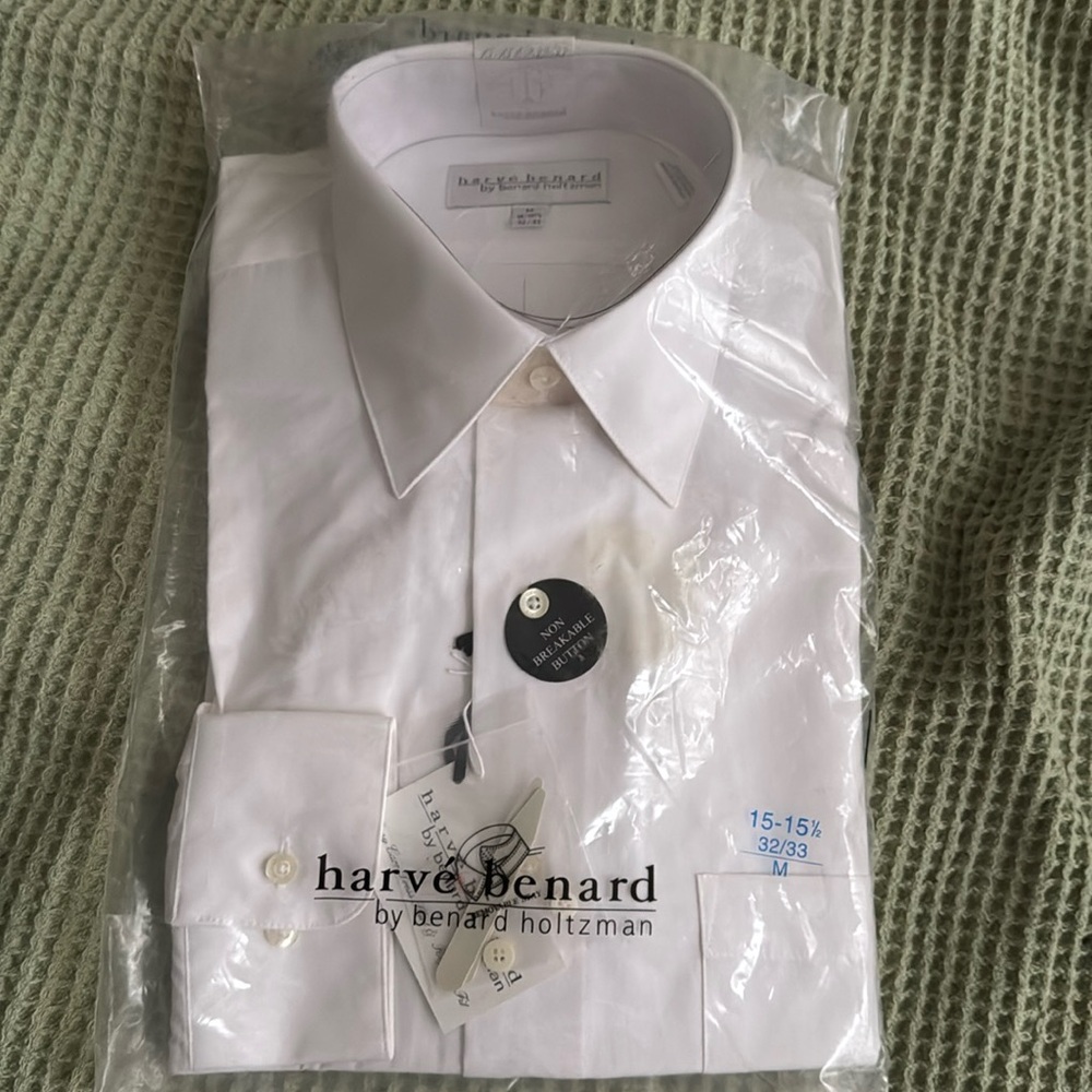 Harve Benard- New white mens shirt size- size 15-15.5 (32-33) M